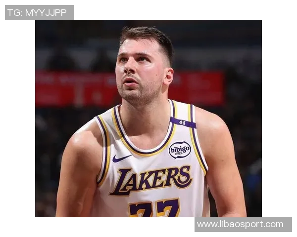 欧文续约存疑,独行侠面临戴维斯交易截止日抉择,东契奇未来何去何从? 欧文续约存疑,独行侠面临戴维斯交易截止日抉择,东契奇未来何去何从?