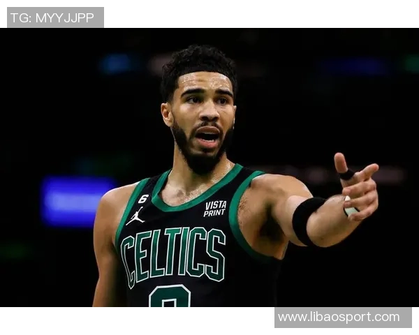 杰伦布朗前女友内衣广告大秀野性美,身材管理引全网热议 杰伦布朗前女友内衣广告大秀野性美,身材管理引全网热议